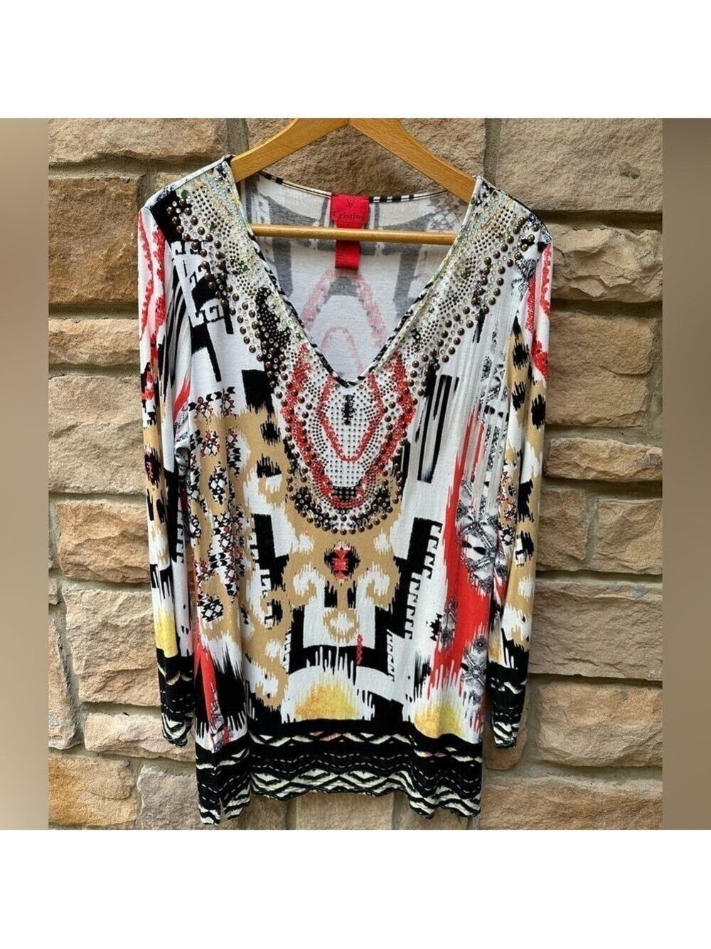 V Christina Deep Vneck w/Stud & Rhinestone embellishments Geometric print EUC XL